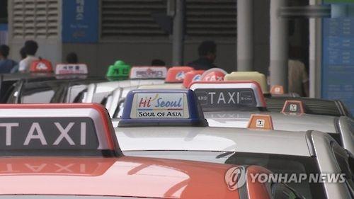 Audit finds Seoul city only raised taxi fare without proper crackdown on unauthorized off-duty taxis