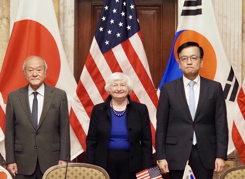 (4th LD) Finance chiefs of S. Korea, U.S., Japan recognize 'serious' concerns over 'sharp' won, yen depreciation