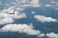 (2nd LD) U.S. B-1B bomber holds bombing drills in S. Korea for 1st time in 7 years