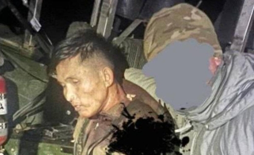 En esta foto sin fecha capturada de Telegram se ve a un presunto soldado norcoreano supuestamente capturado por el ejército ucraniano. (FOTO NO EN VENTA) (Yonhap)