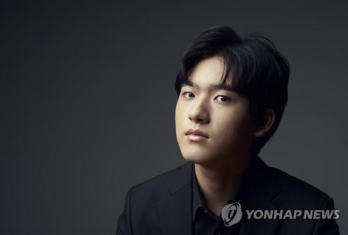 Le pianiste sud-coréen Lim Yunchan remporte le premier prix du concours international Van Cliburn