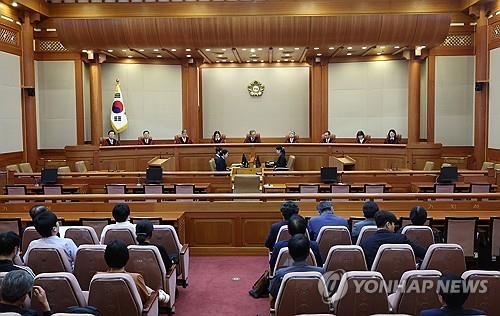 (LEAD) La Cour constitutionnelle abolit la loi interdisant l'envoi des tracts anti-Pyongyang