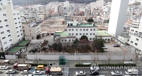 韓国警察　釜山領事館前での集会認めず＝市民団体が反発