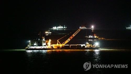 セウォル号　本格的な引き揚げへ＝韓国