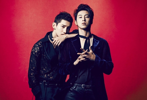［韓流］東方神起の日本デビュー１５周年記念アルバム　オリコン週間１位