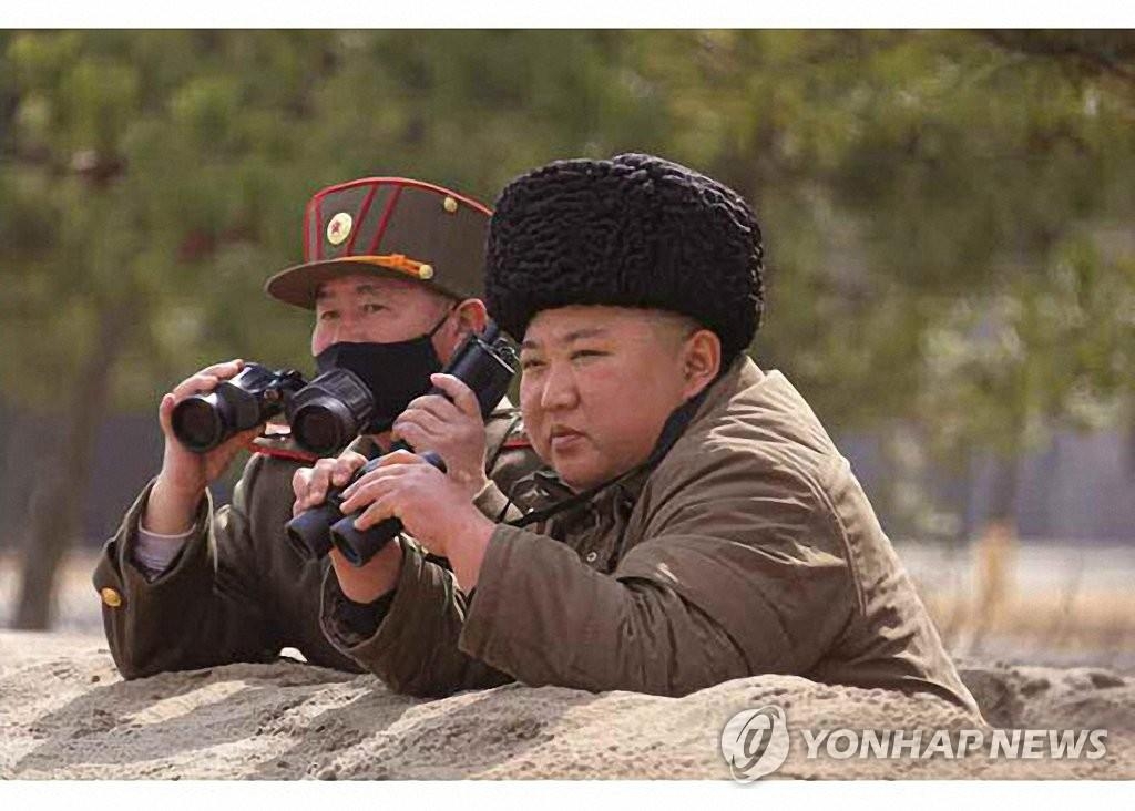 金委員長　砲射撃訓練を視察＝北朝鮮メディア