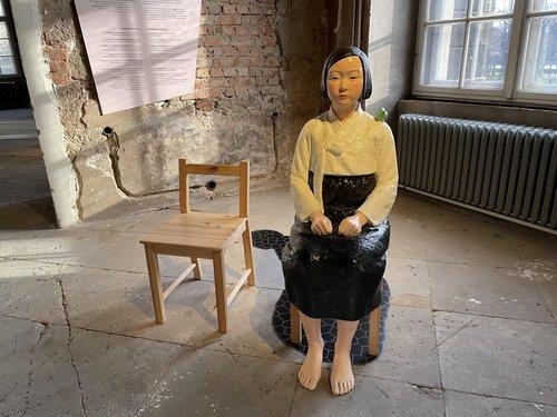 企画展で展示された平和の少女像＝１日、ドレスデン（聯合ニュース）