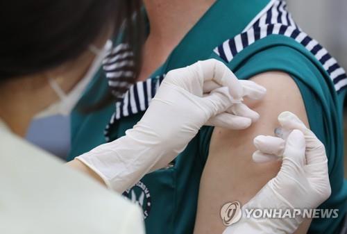 ワクチン接種後に四肢まひの准看護師に労災認定　韓国で初