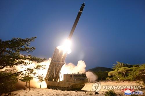 北朝鮮が２０２０年３月２９日に発射した超大型放射砲＝（朝鮮中央通信＝聯合ニュース）