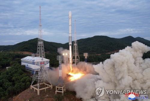 韓国軍　北の偵察衛星引き揚げ作業終了「意味ある残骸見つからず」