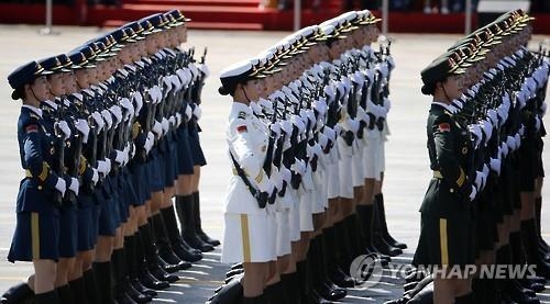 시진핑, 주변우려 의식 열병식날 "군 30만명 감축" 선언(종합3보) - 3