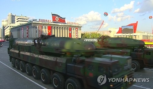 북한의 ICBM인 KN-08의 개량형인 KN-14[연합뉴스 자료사진]
