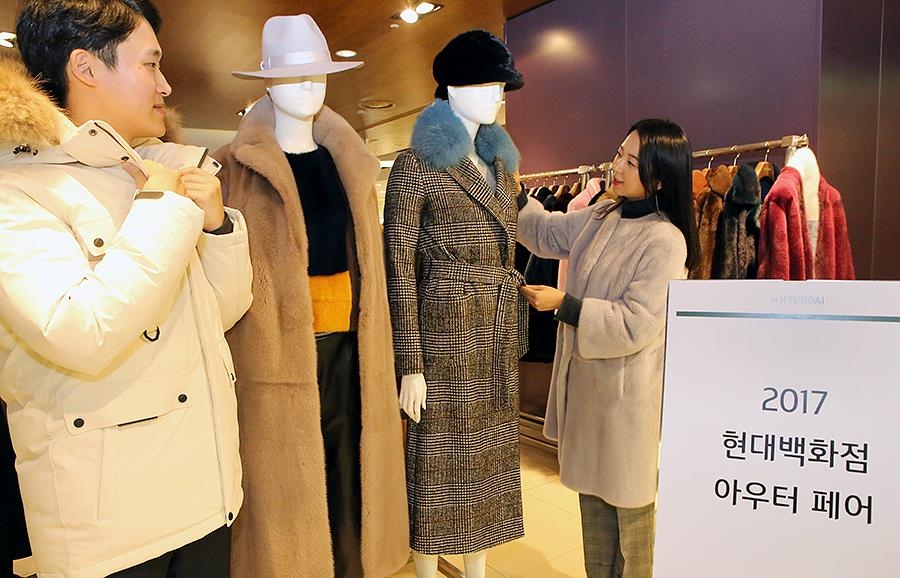 [소비 회복되나] 맹추위에 롱패딩 열풍…활기 도는 유통가 | 연합뉴스