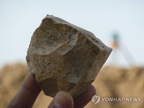 알제리 앵 부셰리 석기시대 유적지서 발굴된 초기 올두바이 초기 석기 