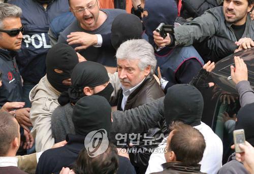 高실업에 伊마피아 젊은층 파고든다…청년 두목에 14세 조직원도