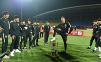 한국 U-18 축구팀, 중국대회 모독 논란에 우승컵 회수당해