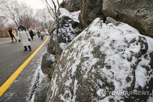 경북 북동 산지·내륙 아침까지 눈 또는 비