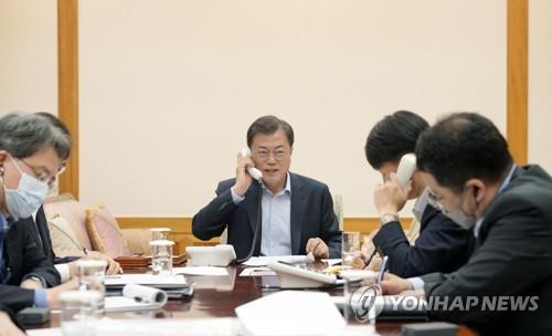 문 대통령, 트럼프 미 대통령과 통화