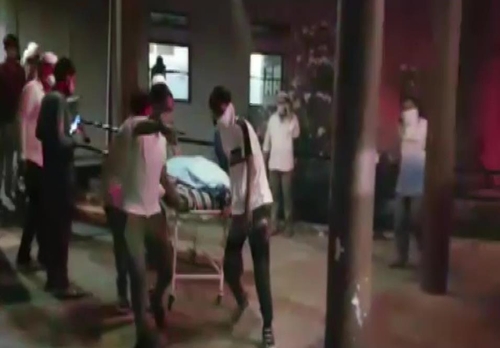 감염 확산에 화재까지…인도 코로나19 병원서 환자 15명 사망