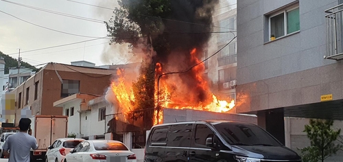 인천 만수동 주택가서 원인 미상 화재…17분 만에 진화