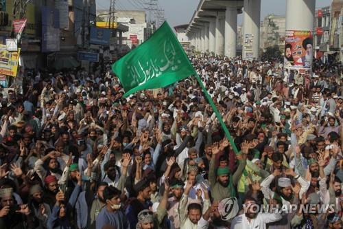 파키스탄 라호르서 발생한 이슬람 극우주의자 시위