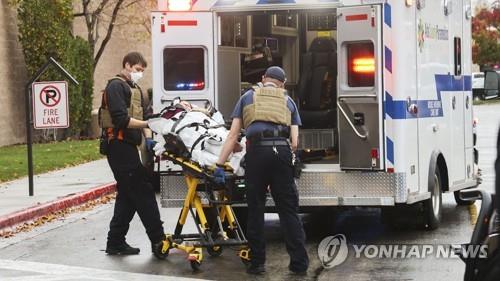 총격 사건이 벌어진 미국 아이다호 쇼핑몰에 출동한 구급대