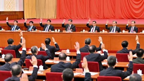 '시진핑 브레인' "민주주의 서방 특허 아냐"