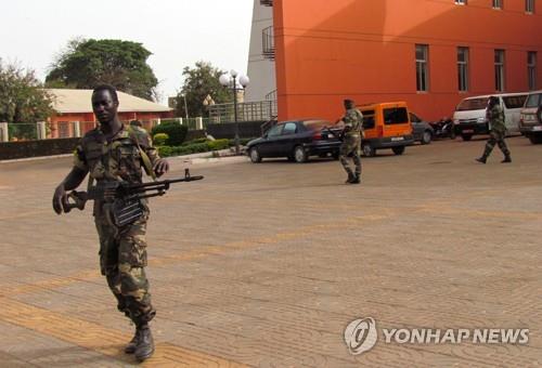 기니비사우 정부청사 바깥서 격렬한 총성…"쿠데타 기도"