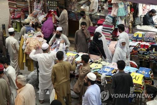 파키스탄, IMF 지원 더 받는다…"20억달러 추가·기한 연장"