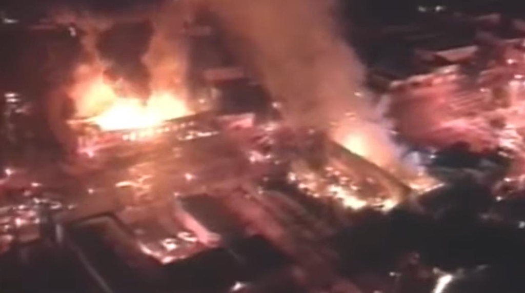 LA 폭동 당시 불타는 건물