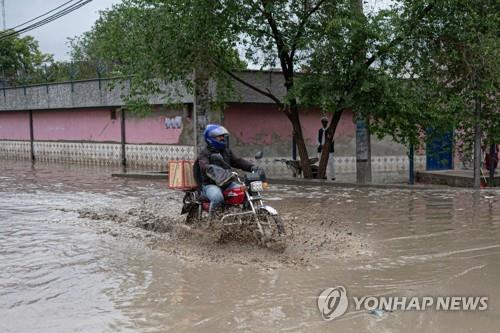 경제난에 홍수까지…아프간 곳곳서 며칠간 폭우로 20여명 사망