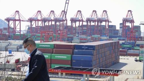 세계 최대 컨테이너 항구인 상하이 양산항