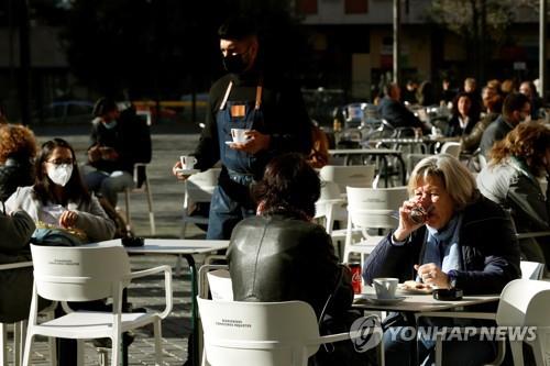 코로나로 야외 식당 시끌…바르셀로나 '소음과 전쟁' 선언