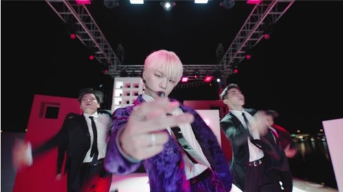 강다니엘, '켈리 클라크슨 쇼'서 1집 수록곡 '퍼레이드' 첫 공개