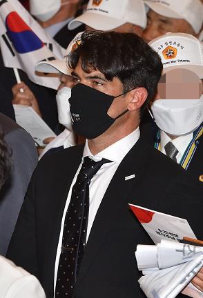 그웨나엘 브러통씨