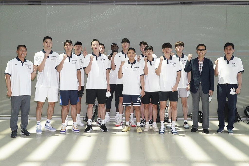 남자농구 대표팀, 국제농구연맹(FIBA) 아시아컵 위해 출국