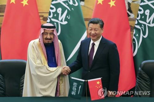 2017년 3월 방중한 사우디 국왕과 만나는 시진핑 주석