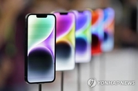 한국이 봉?…아이폰14, 고환율 고려해도 美보다 최대 15% 비싸