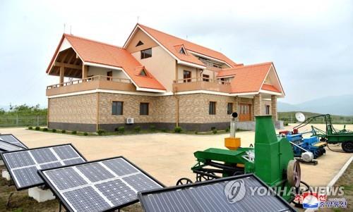 태양열 발전시설 갖춘 북한 세포지구 축산기지