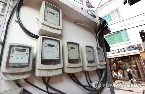 서울 시내 한 주택가에 설치된 전기계량기