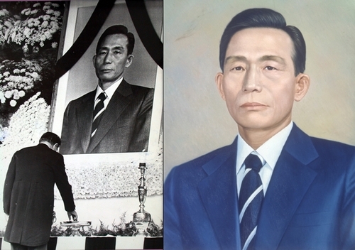 왼쪽 박대통령 국장 당시 분향하는 최규하 대통령 권한대행, 오른쪽은 영정 이미지