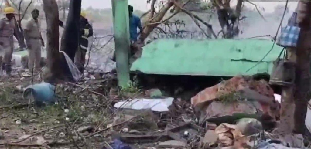 폭발 사고가 발생한 인도 폭죽공장 현장.