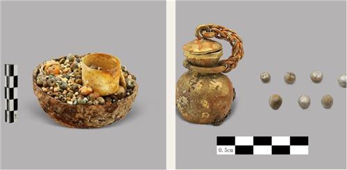 팔련성 유적지에서 발굴된 보석과 사리