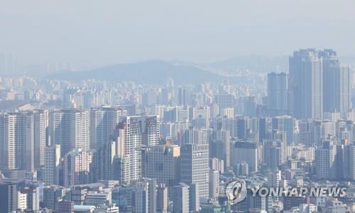 서울 남산에서 바라본 강북지역 아파트 모습[연합뉴스 자료사진]