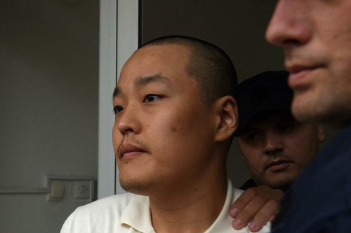 권도형 "싱가포르 에이전시 통해 여권 취득…전세계 여행했다"
