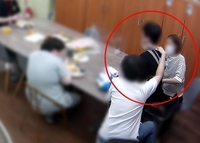 김밥 강제로 먹은 장애인 질식사…복지시설 원장 2심도 유죄