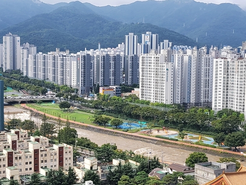 대구 신천동로 양방향 운행 전면 통제…일대 도로 정체 '극심'