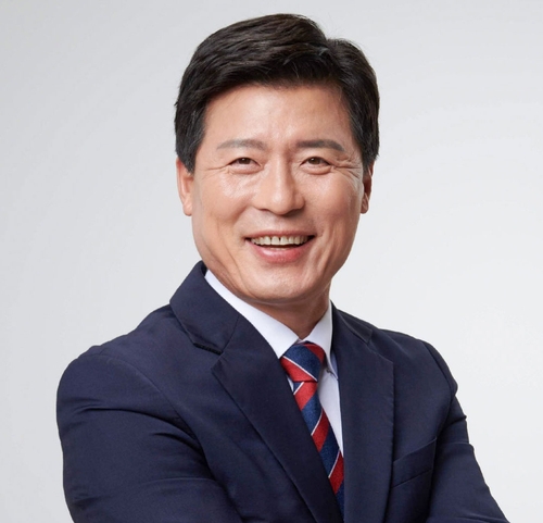 "전기차 45만대인데 고속도로 휴게소 충전소는 1천여개 뿐"