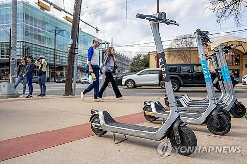 지난해 12월 파산보호 신청을 한 공유 사업체 '버드(BIRD)'의 스쿠터들[게티이미지/AFP 연합뉴스 자료사진. 재판매 및 DB 금지] 