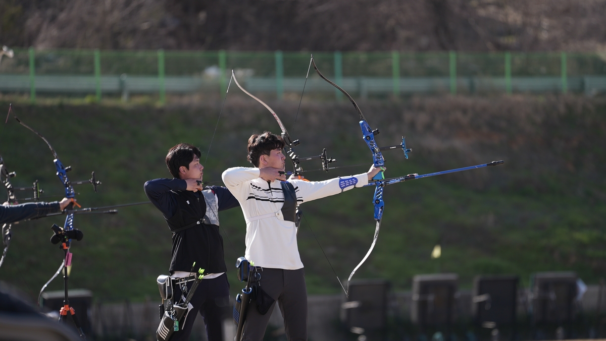 (왼쪽부터)이우석과 김제덕